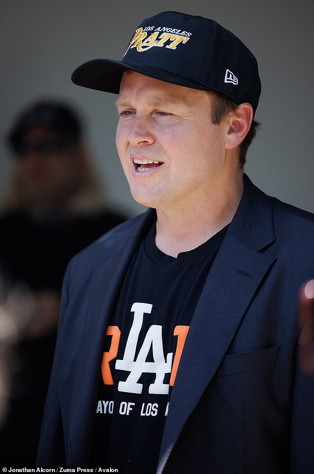 Spencer Pratt se une a un aliado improbable para enfrentarse a Karen Bass por los incendios que están destruyendo las casas de Los Ángeles.