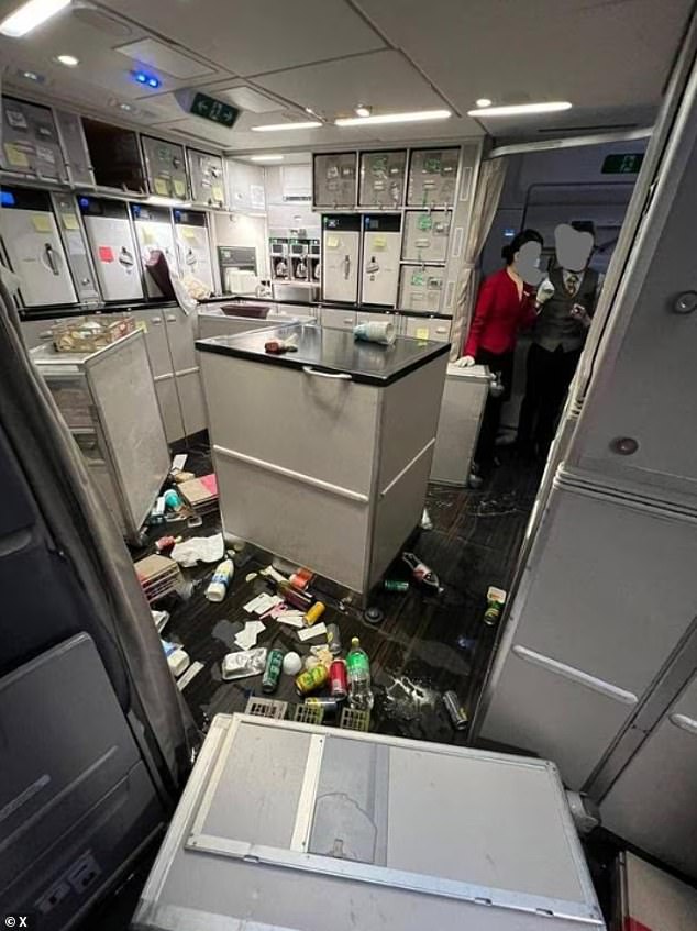 Diez personas resultaron heridas al chocar un vuelo procedente de Brisbane en medio de fuertes turbulencias