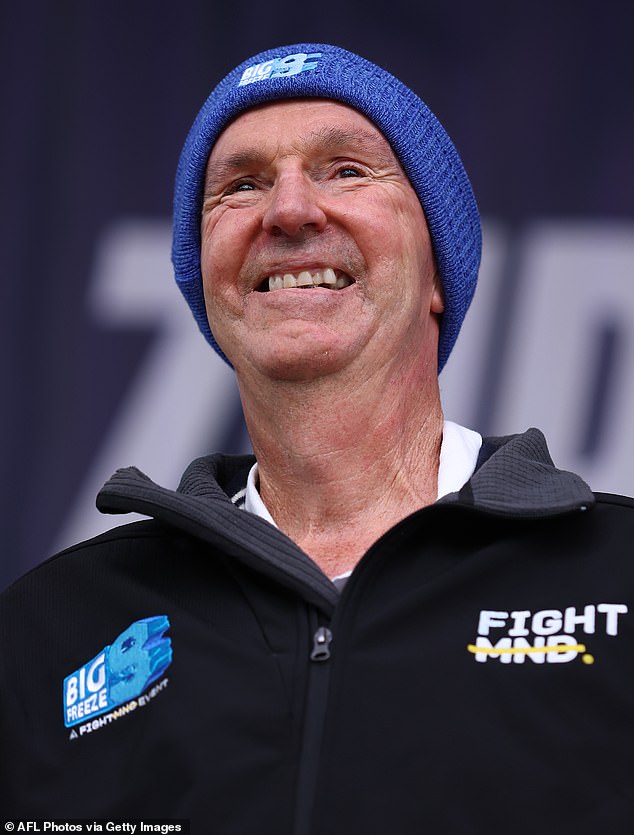 El ícono de la AFL Neale Daniher muere a la edad de 65 años después de una larga batalla contra una enfermedad de la neurona motora