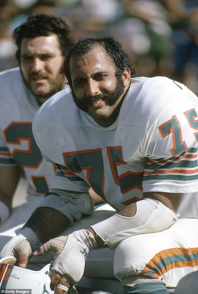 La NFL lamenta la muerte del dos veces ganador del Super Bowl y la leyenda de los Miami Dolphins, Manny Fernández, muere a los 79 años