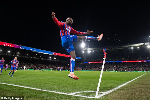 Sobre la historia de redención de Jean-Philippe Mateta en el Crystal Palace: cómo el delantero pasó de ser un niño pequeño a un jugador clave (y obtuvo una convocatoria para la Copa Mundial en Francia) mientras busca catapultar al equipo de Oliver Glasner a la gloria europea.