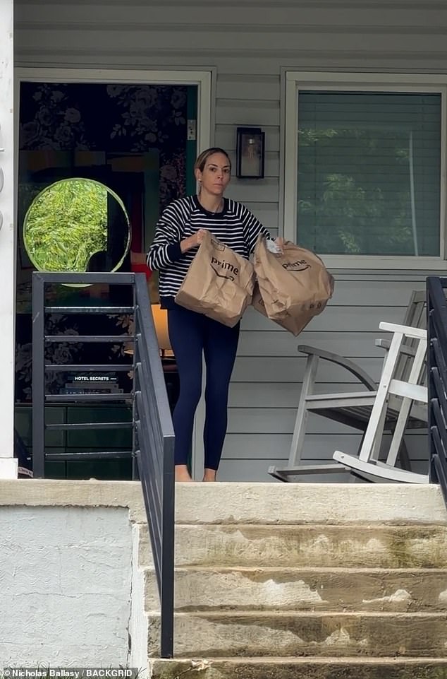 Extrañar a la esposa traicionada de Eric Swalwell hace un gran cambio en su apariencia cuando un amigo admite que “nunca volverá”