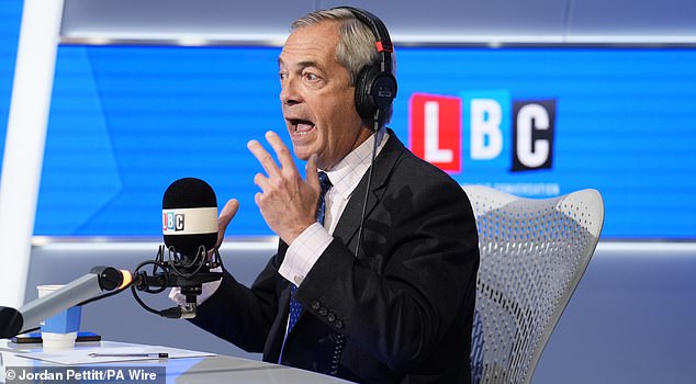 El prejuicio de la BBC prohíbe la fila ‘Farage’ después de los discos de la isla desierta: el líder reformista abandonó el programa de Radio 4 para evitar molestar al personal despierto, afirma la biografía