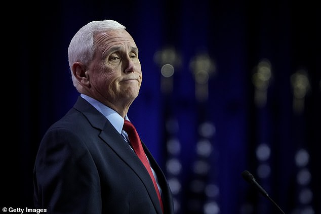 Mike Pence lanzó una severa advertencia a Trump, acusando al presidente de abandonar los valores conservadores