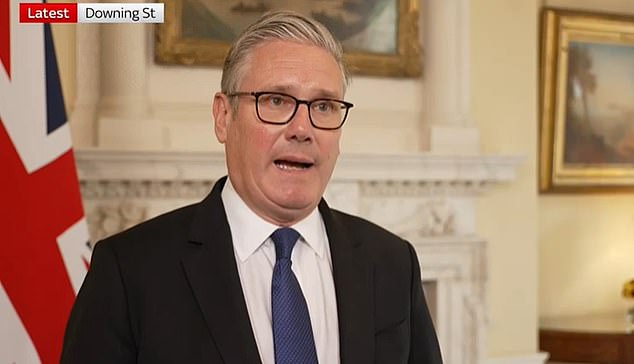 Starmer dijo que la policía de Henry Novak debe responder “preguntas serias” sobre su manejo del asesinato, y reconoció las imágenes de la cámara corporal del estudiante apuñalado pidiendo ayuda.