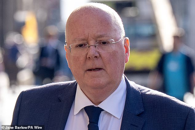Nicola Sturgeon ‘puede quedarse con los regalos robados de su exmarido Peter Murrell’… a menos que SNP la demande