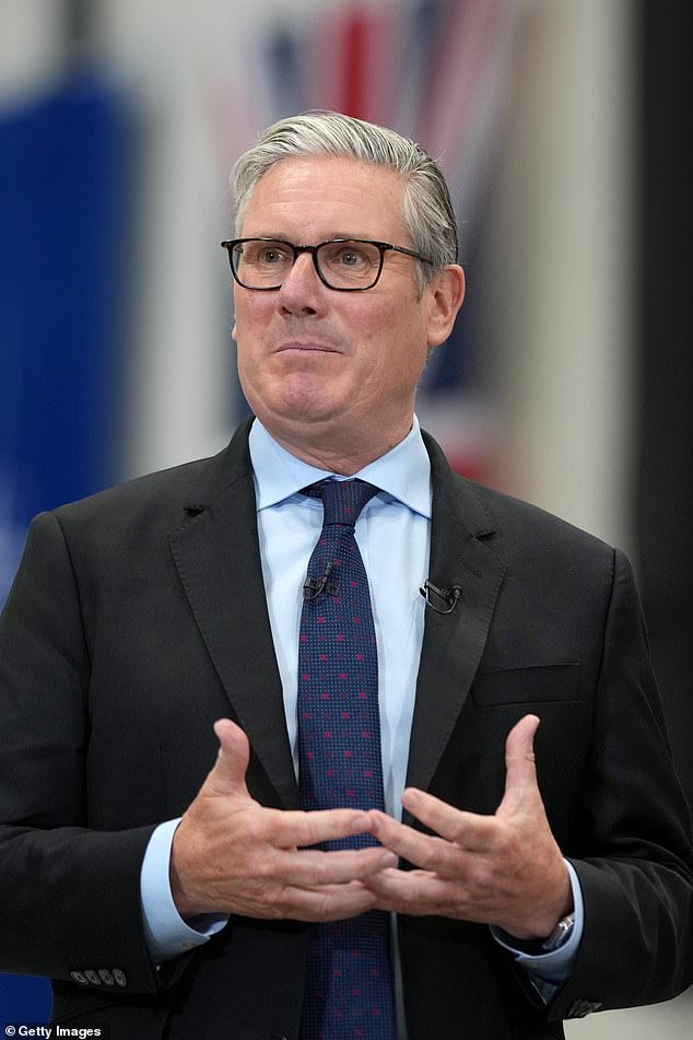 El proyecto de ley de beneficios por discapacidad en Gran Bretaña se ha disparado a medida que el número de familias de clase media que reciben pagos se duplicó a casi 200.000 en los últimos cuatro años.