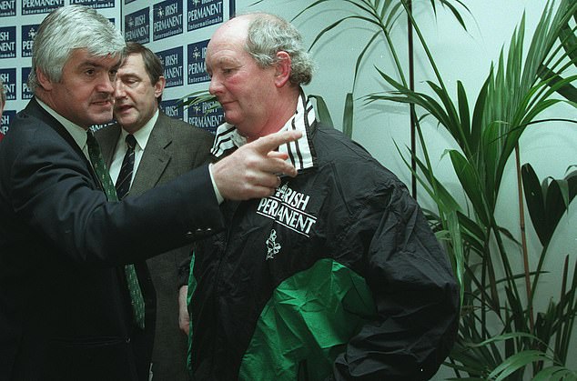 RORY KEANE: ¿Aprende alguna vez el rugby irlandés? La IRFU está cometiendo el mismo error con Andy Farrell que con Brian Ashton y Eddie O’Sullivan… no es de extrañar que Irlanda nunca haya ganado un partido de la Copa del Mundo en 40 años.