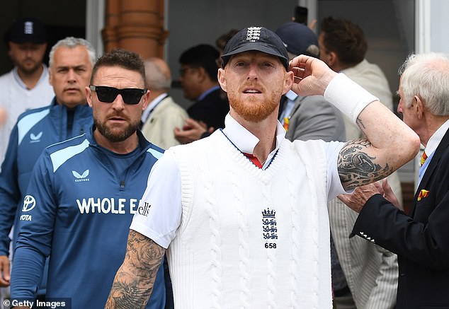 Es difícil creer que Ben Stokes haya hecho que sus jefes parezcan tontos al romper sus nuevas reglas; es difícil imaginar cómo se las arregla para conservar el poder para administrar Inglaterra, escribe LAWRENCE BOOTH