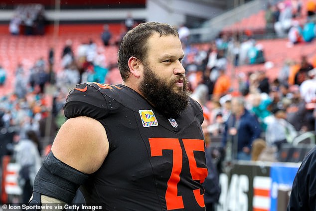 El legendario apoyador de la NFL sorprende a los Cleveland Browns al retirarse apenas unas semanas antes de que comience el campo de entrenamiento