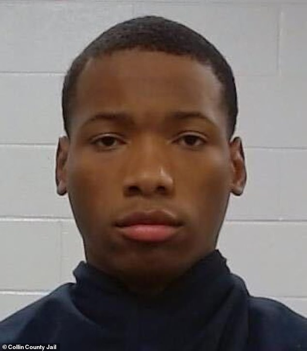 El adolescente asesino Carmelo Anthony parece impasible en una nueva foto policial después de ser sentenciado a 35 años de prisión por asesinar a Austin Metcalf.