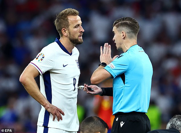 ¿Crees que sabes fútbol? Cómo la Copa del Mundo tendrá un conjunto de reglas COMPLETAMENTE nuevo: con relojes de cuenta atrás, prohibición de taparse la boca… y medidas enérgicas contra las tácticas al estilo del Arsenal