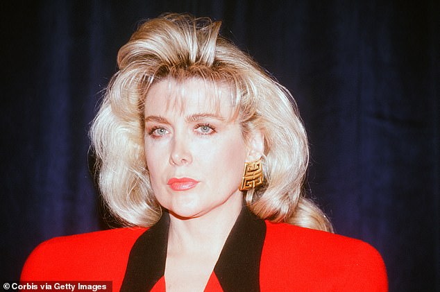 El mensaje de Jennifer Flowers a Bill Clinton después de 34 años, por qué apoya a Trump… y su nueva vida como ‘la bomba rubia del Big Easy’