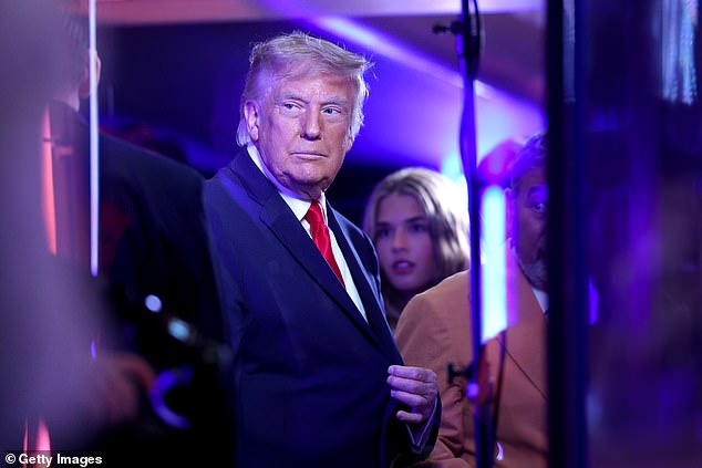 Trump ha exigido que sus dos juicios políticos sean “borrados” del expediente, y la Casa Blanca los calificó de “ataques engañosos por parte de demócratas trastornados”.