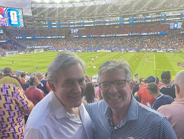 Vi la histórica victoria de Escocia en la Copa Mundial junto al ex Primer Ministro (y superfanático del Ejército de Tartán) Gordon Brown… y entendí lo que significó para John McGinn y compañía poner fin a una agonizante espera de 36 años por la victoria.