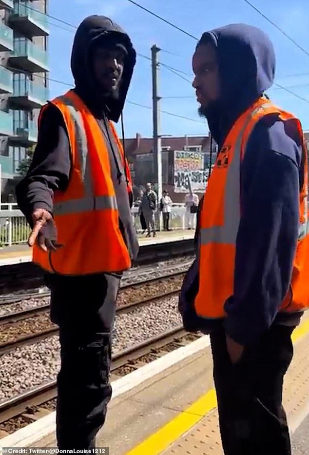 Trabajadores del tren de “apoyo al bienestar” despedidos después de llamar a la pasajera “pequeña Karen” y amenazar con “echarla de la estación de Londres”
