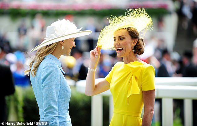 Una hermosa amistad: la Princesa de Gales se encuentra con la elegante Lady Gabriella Windsor en Royal Ascot, después de apoyar a su esposo Thomas Kingston tras su muerte