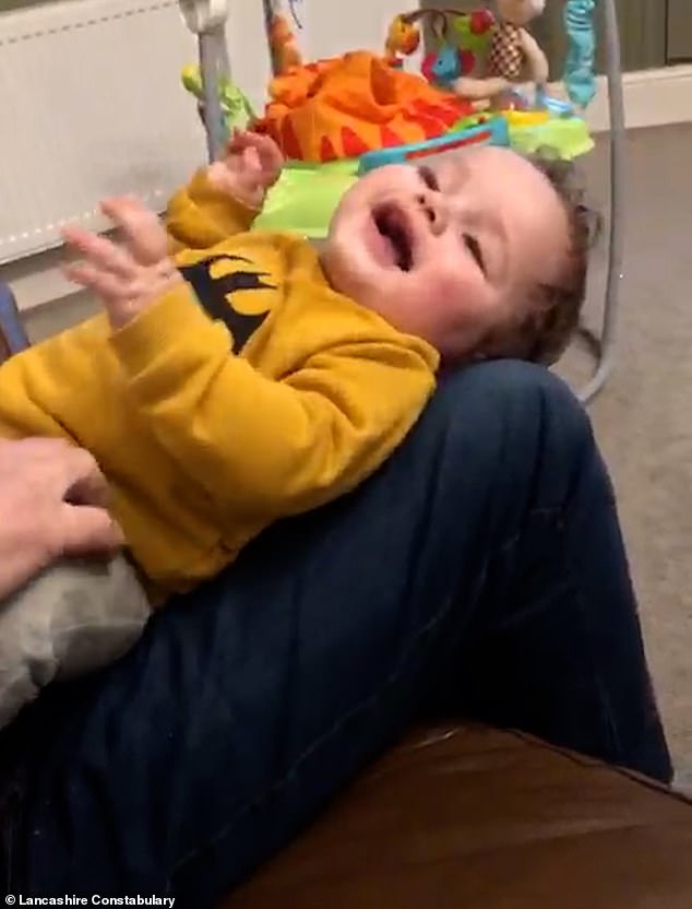 Un niño feliz y juguetón al que nunca se le dio una oportunidad: videos desgarradores muestran a Preston Davey sonriendo meses antes de que su padre adoptivo abusara y asesinara.