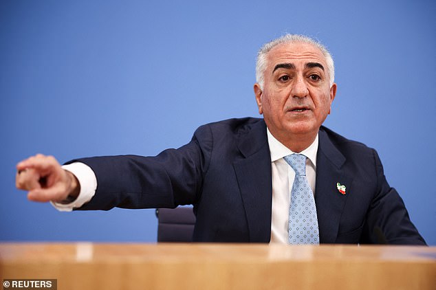 El acuerdo de paz de Trump con Irán es una “traición” a mi pueblo, dice el príncipe heredero exiliado de Teherán