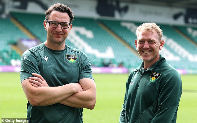 “¡Hacemos pruebas en pubs, vamos a tomar algo juntos y decimos tonterías!” Conozca a Phil Dowson y Sam Vesty, el dúo de entrenadores ‘Morecambe y Wise’ que utilizan la ‘Cuestión del deporte’, una furgoneta de helados y espectáculos de magia para llevar a Northampton a la gloria.