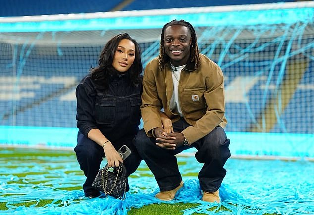 Estalla la disputa del Mundial porque un jugador del Manchester City planea abandonar su equipo en los octavos de final debido al nacimiento de su primer hijo.