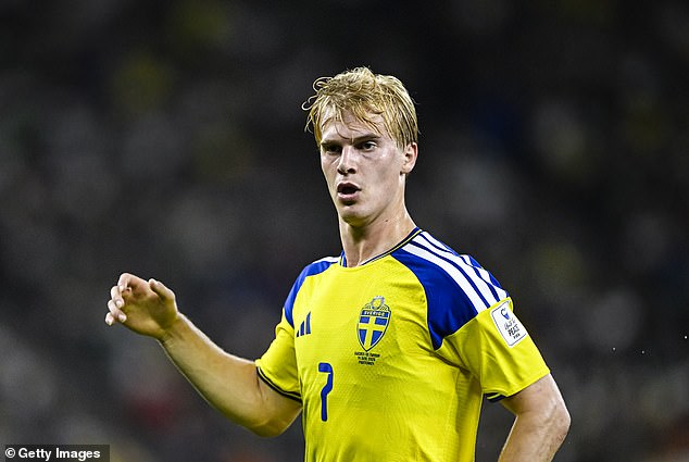 La estrella del Tottenham, Lucas Bergvall, da la bienvenida a un nuevo pretendiente que expresa su deseo de marcharse, Brighton anuncia una nueva oferta por Luka Vuskovic… y Nottingham Forest busca sustituto para Elliot Anderson: VER LA VENTANA