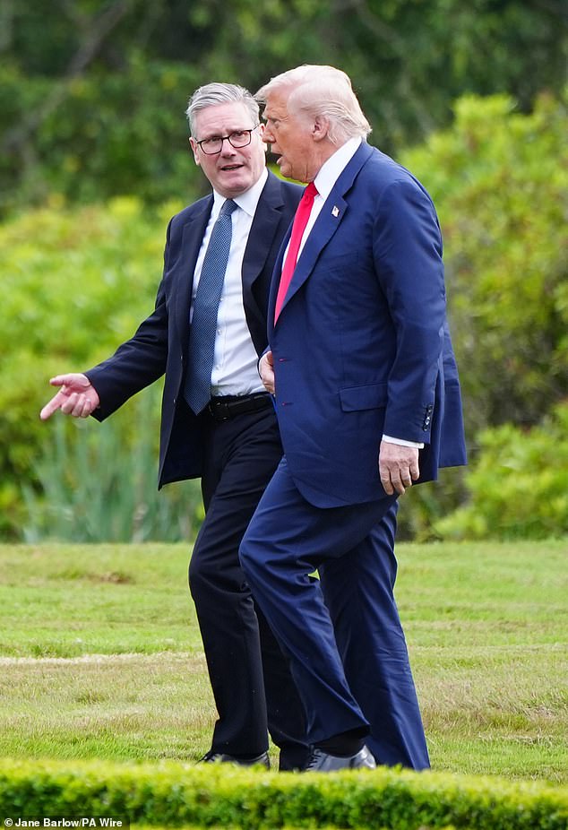 Trump declaró que Keir Starmer “fracasó estrepitosamente” como primer ministro británico porque estaba llorando cuando renunció