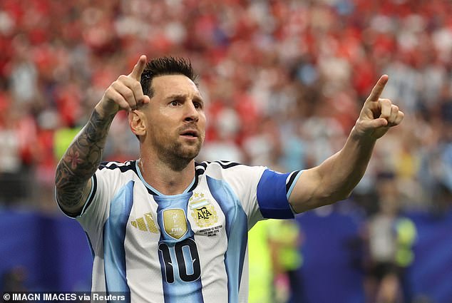 Lionel Messi rompe el récord goleador de todos los tiempos en la Copa Mundial con un espectacular gol contra Austria después de que el capitán de Argentina hubiera enviado un penalti fuera de la portería.