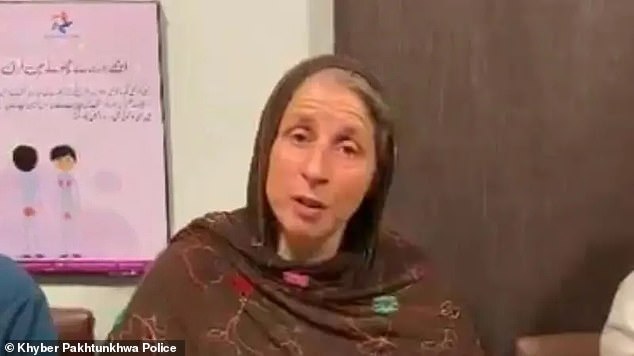 Una mujer casada con un inmigrante ilegal que conoció en Australia fue rescatada después de que él la llevara a Pakistán y “la mantuviera prisionera y la golpeara todos los días durante 12 años”.