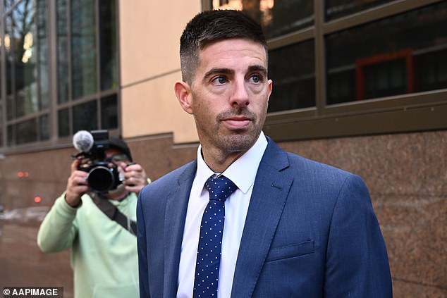 Un árbitro de la AFL ha asestado un duro golpe en su lucha para anular los cargos por el presunto escándalo de apuestas de la Medalla Brownlow.
