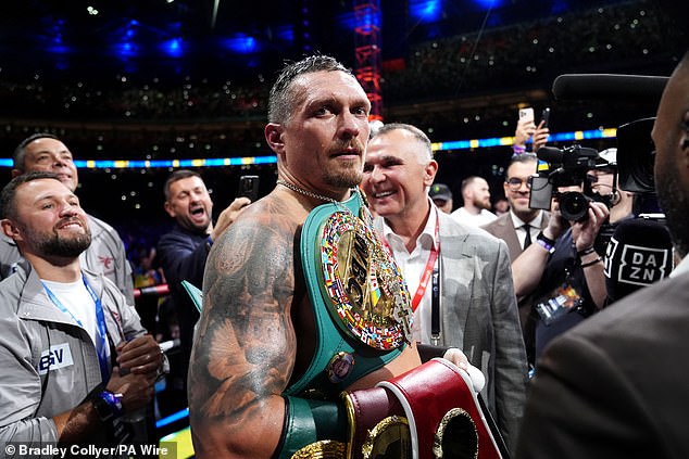 Oleksandr Usyk revela que dejará sus cinturones, pero la superestrella invicta del peso pesado insiste en que NO se retirará