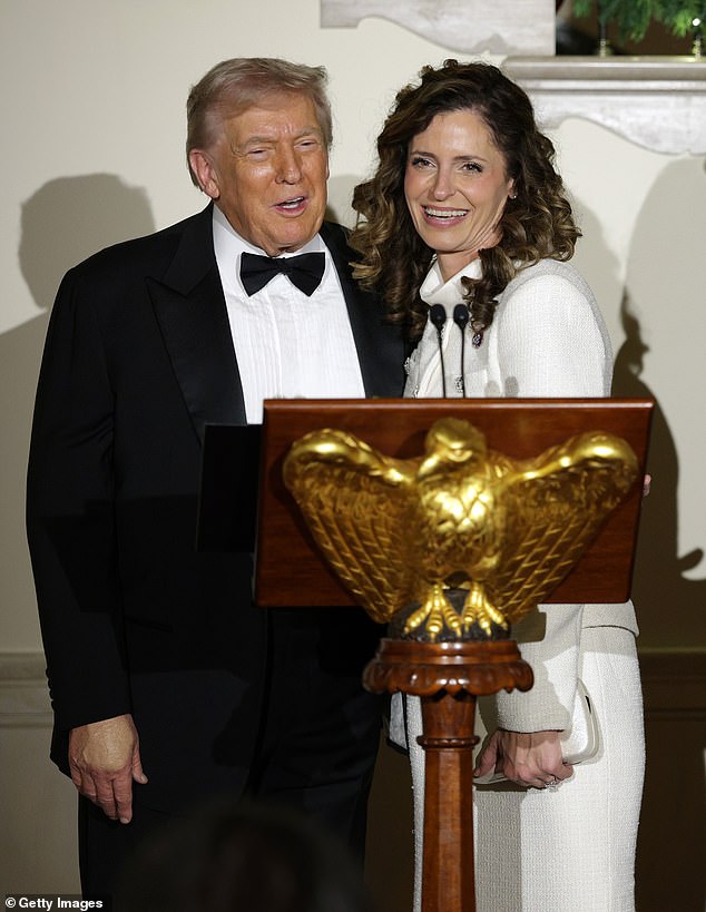 Trump gana la segunda vuelta de las primarias republicanas respaldada y da un paso importante hacia la sustitución del senador que votó a favor de condenar al presidente en el juicio político de 2021.