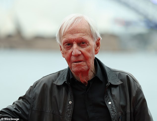 Paul Hogan critica la visión de Pauline Hanson de Australia, que según ella encarna: “vivir en el pasado”