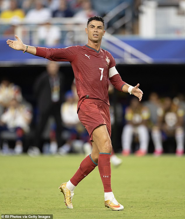 El problema de Cristiano Ronaldo con Nike: la superestrella de Portugal USA sus botas especiales de edición limitada de £ 242 durante el descanso durante otro partido vacío de la Copa del Mundo