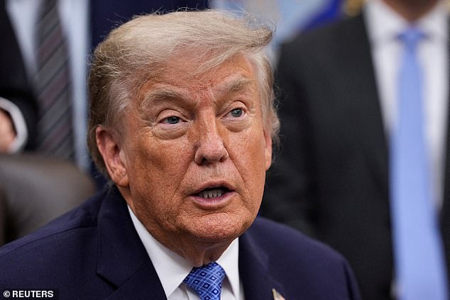 Trump ha exigido que las gasolineras reduzcan los precios a 2,50 dólares el galón, advirtiendo de problemas mayores en el futuro.