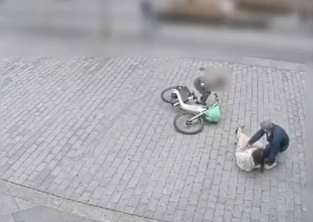 Un niño de 10 años en bicicleta de Lyme choca contra su abuela durante un coágulo de sangre; dice “sentí que mi cuerpo se desmoronaba” en un choque