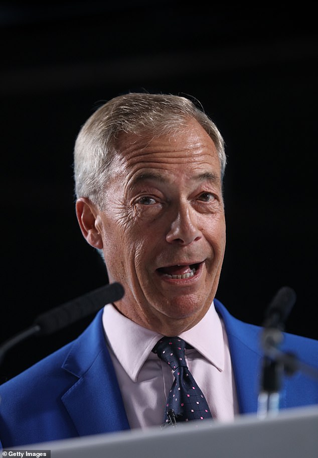 Nigel Farage ha acumulado una cartera de propiedades de 4 millones de libras esterlinas en una década, pero solo declara dos de cada cinco propiedades al Parlamento.