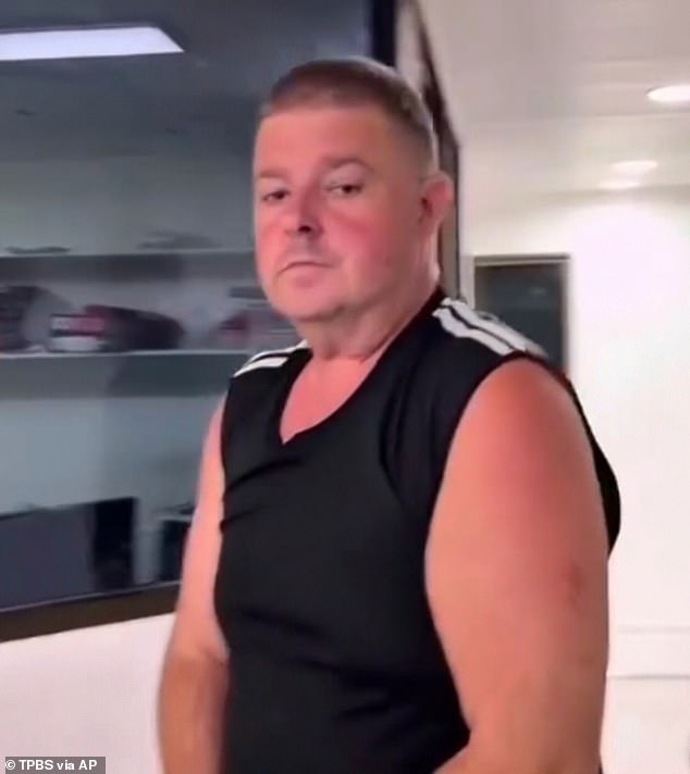 Sin lágrimas, sin emoción, simplemente “nada”. Dentro de la mente de un australiano condenado por el asesinato de una maleta de un adolescente tailandés, mientras el fantasma de la familia y los jefes de prisión actúan para salvarlo: “Es una lástima”
