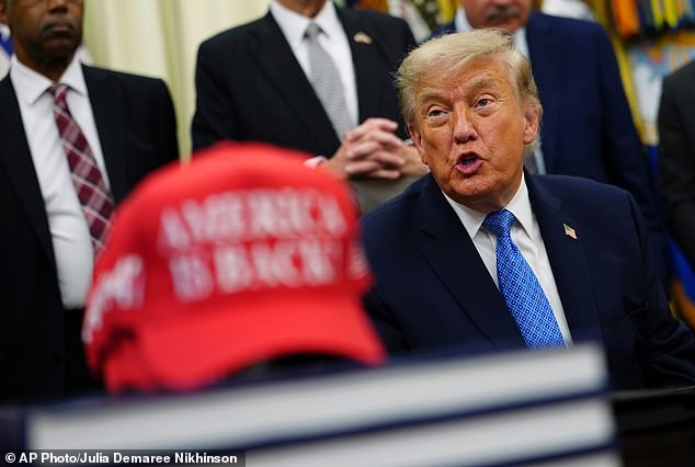 Los ejecutores de Trump lanzan un ultimátum de cinco días amenazando con procesar a los funcionarios electorales