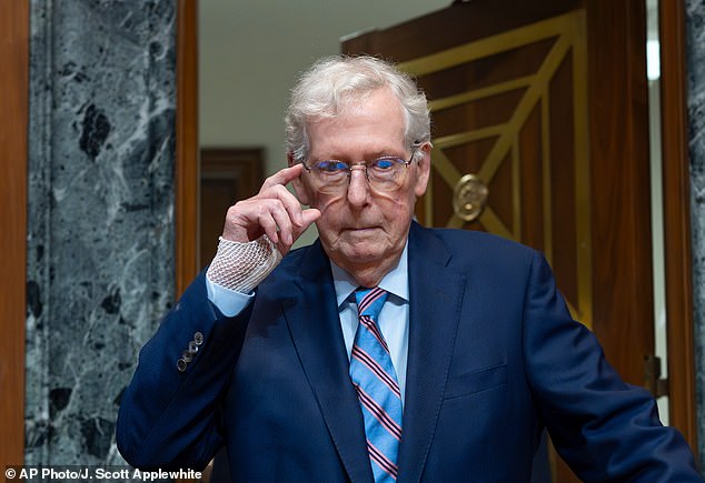 El audio filtrado revela un ‘paro cardíaco’ en la casa de Mitch McConnell mientras pasa su vigésimo día en el hospital