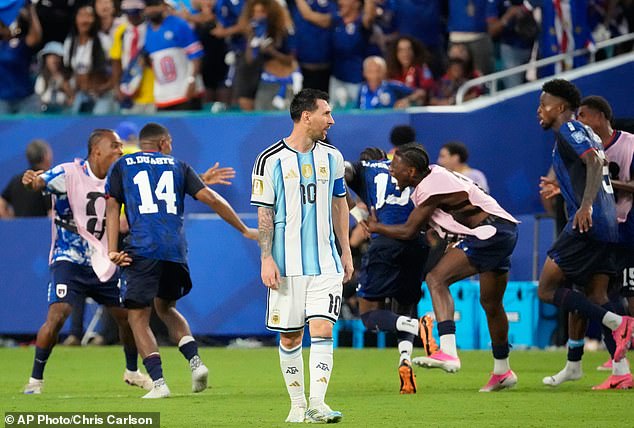 Los fanáticos del Mundial dicen que la boda de Taylor Swift y Travis Kelce fue ARRUINADA por los actos heroicos de Cabo Verde contra Lionel Messi y Argentina: ‘Es un sentimiento terrible para los participantes’