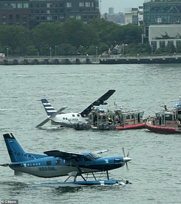 Una avioneta que transportaba a 10 personas desde los Hamptons se estrelló en el East River en la ciudad de Nueva York