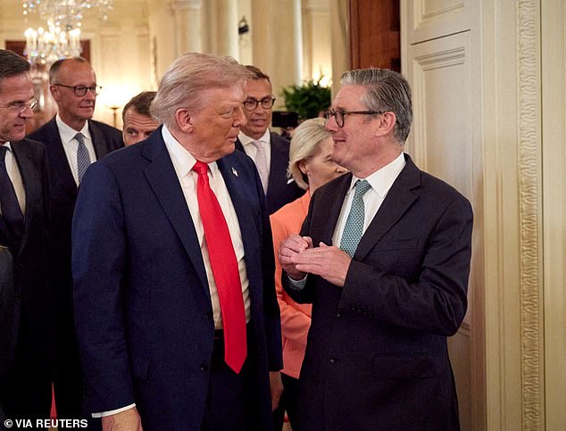 Los planes de defensa laboristas son tildados de “pantomima” mientras Keir Stormer se enfrenta a la cumbre de la OTAN con Donald Trump