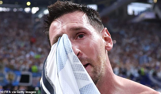 Lionel Messi SE NIEGA a abandonar la Copa del Mundo, escribe IAN LADYMAN, mientras que el héroe argentino quiere que los campeones obtengan una sorprendente victoria sobre Egipto para mantener vivas sus esperanzas en el torneo.