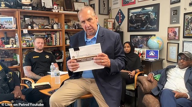Un sheriff de Minnesota ha provocado indignación al decir que hay un problema de pandillas somalíes en su zona.