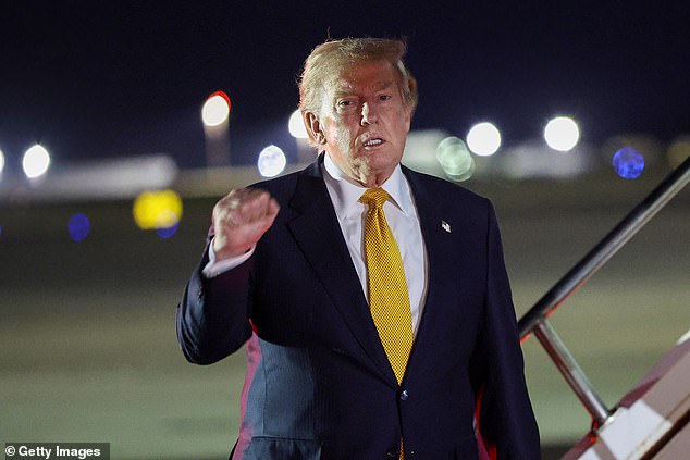 Estados Unidos desata una nueva ronda de ataques contra Irán y Teherán apunta a sus aliados del Golfo después de que Trump afirmara que no se puede confiar en que imploren un acuerdo: “Están un poco locos”