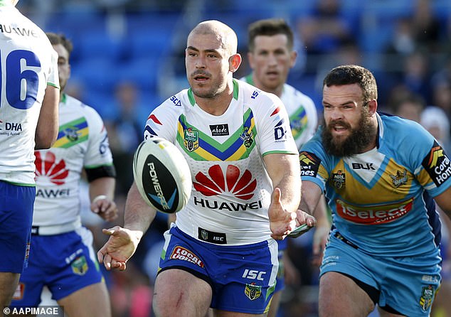 Por qué la leyenda del fútbol Terry Campese abandonó su carrera en política para perseguir su sueño de entrenar en la NRL