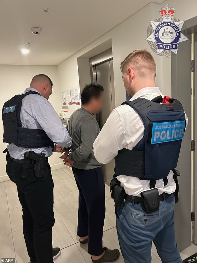 Adolescente llevada clandestinamente a Australia desde barrios marginales de Indonesia y obligada a trabajar 12 horas al día en un burdel: dos hombres arrestados