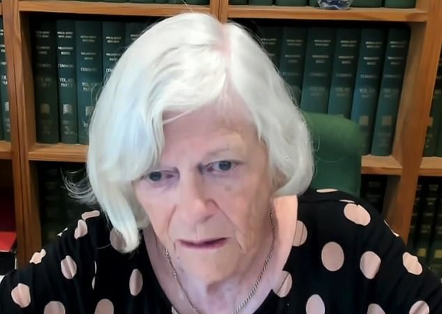 La policía inició una investigación de homicidio sobre la muerte de Ann Widdecombe, quien fue encontrada cubierta de sangre debido a una lesión en la cabeza en su casa de Devon.
