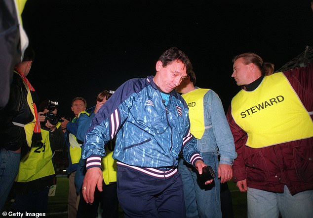 Desde la metedura de pata de Graham Taylor en el Spygate hasta la furia de David Platt y el desagradable chiste de Paul Gascoigne… Inglaterra debe aprender las dolorosas lecciones de la historia y no dar por sentado a Noruega en Miami